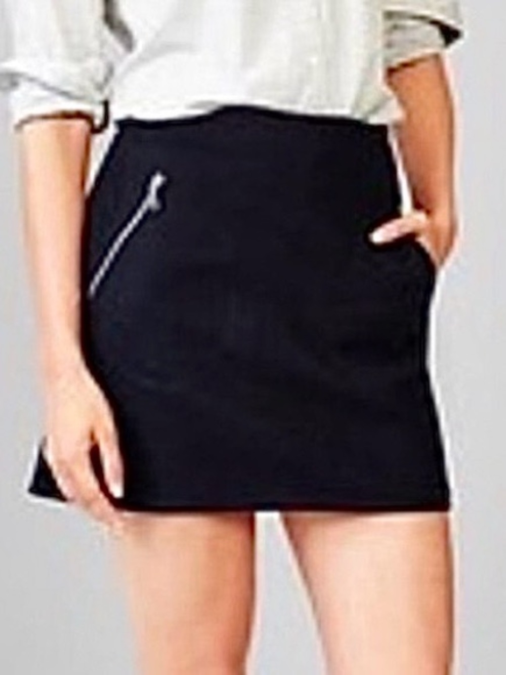 GAP- Black Wool Mini Skirt with Front Zippers. Size: 4